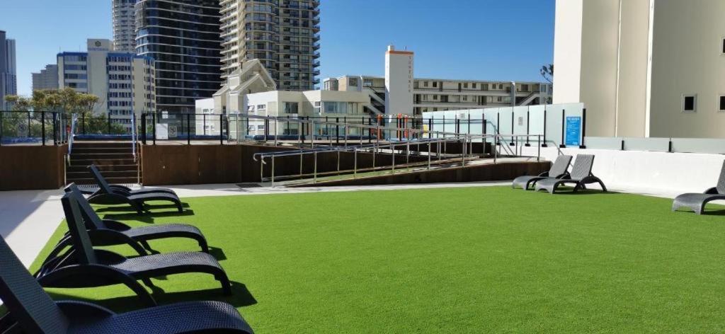 High Floor Ocean View At Surfers Paradise - Hotel Studio Gold Coast Extérieur photo